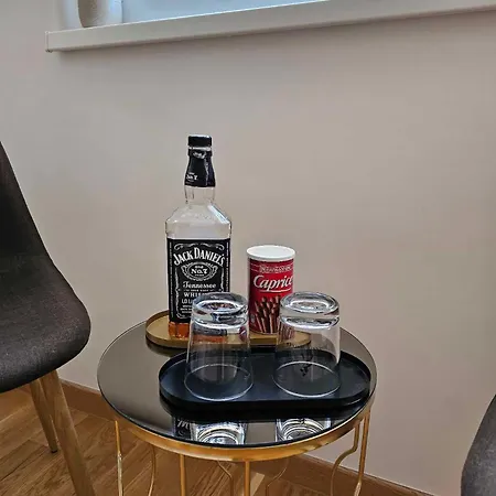Apartment Temi's 1 *