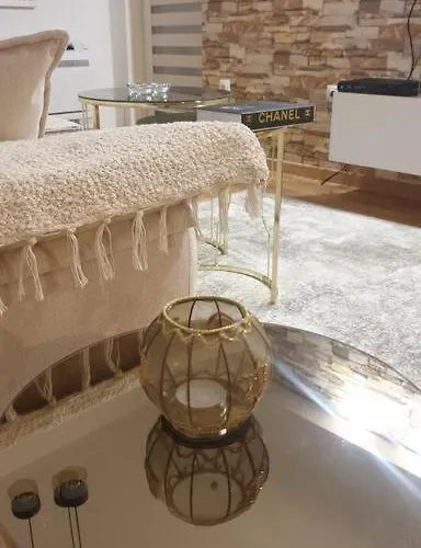 Temi's 1 Apartment *